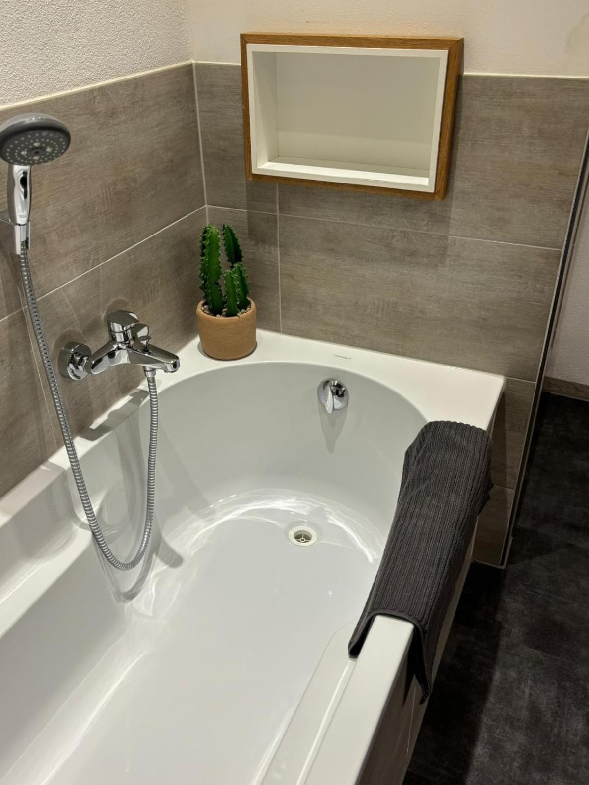 Exklusive Ferienwohnung Im Zentrum Von Plauen Esterno foto